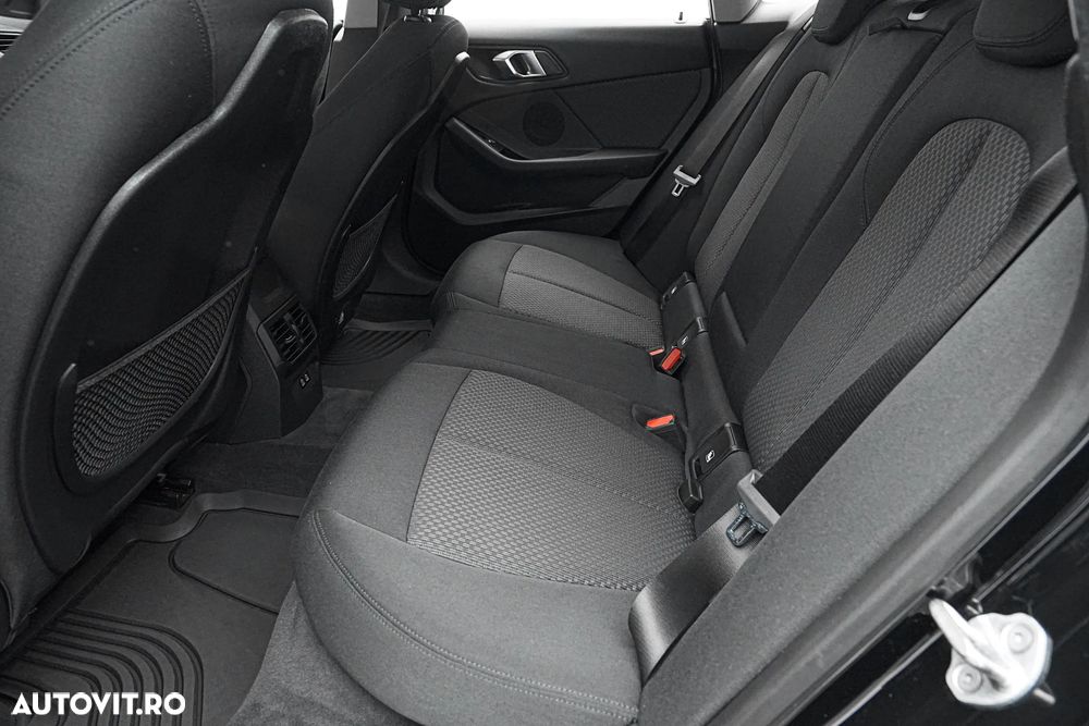 BMW Seria 2 218d Sport-Aut. Advantage - 16