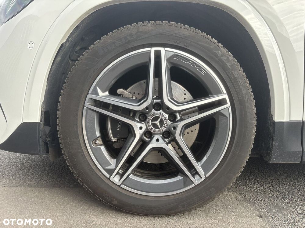 Mercedes-Benz GLA - 10