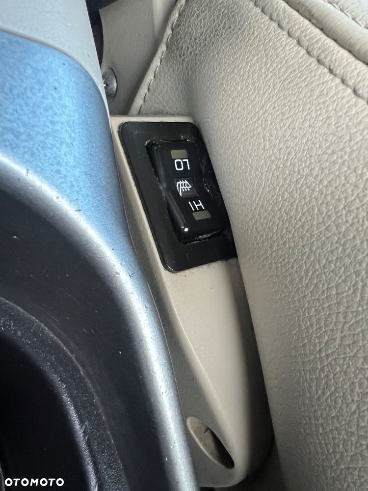 Mitsubishi Outlander 2.0 DID Instyle NAVI - 18