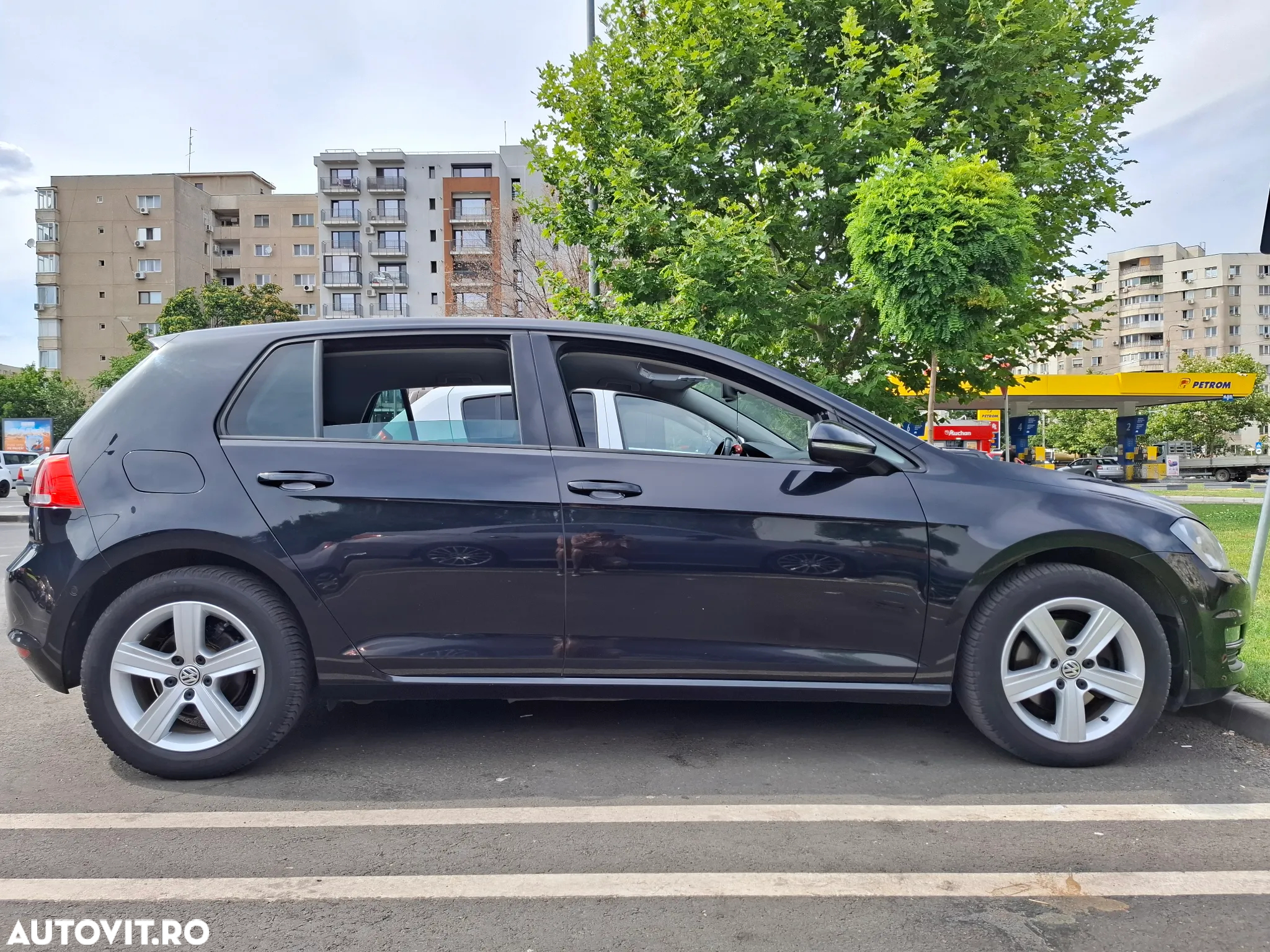Volkswagen Golf 1.6 TDI BlueMotion Technology DPF Comfortline - 4