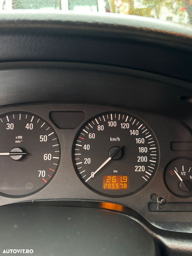 Opel Astra 1.6 Caravan - 8