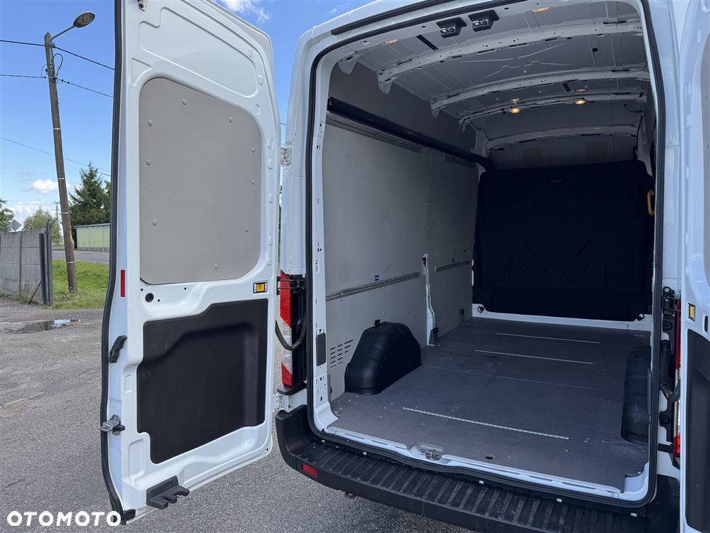 Ford TRANSIT MK8 - 19