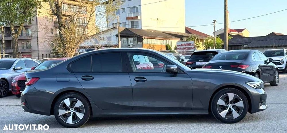 BMW Seria 3 320i AT - 10