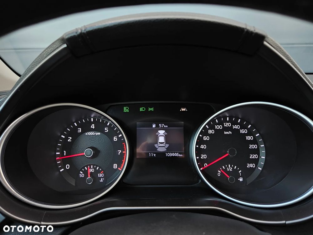 Kia Ceed - 32