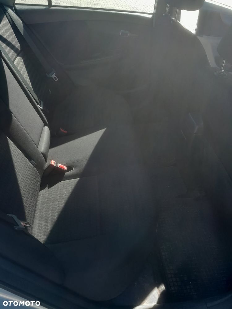 Toyota Corolla 1.6 Terra - 13