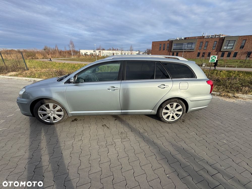 Toyota Avensis 2.0 D-4D Sol plus+NAVI - 2