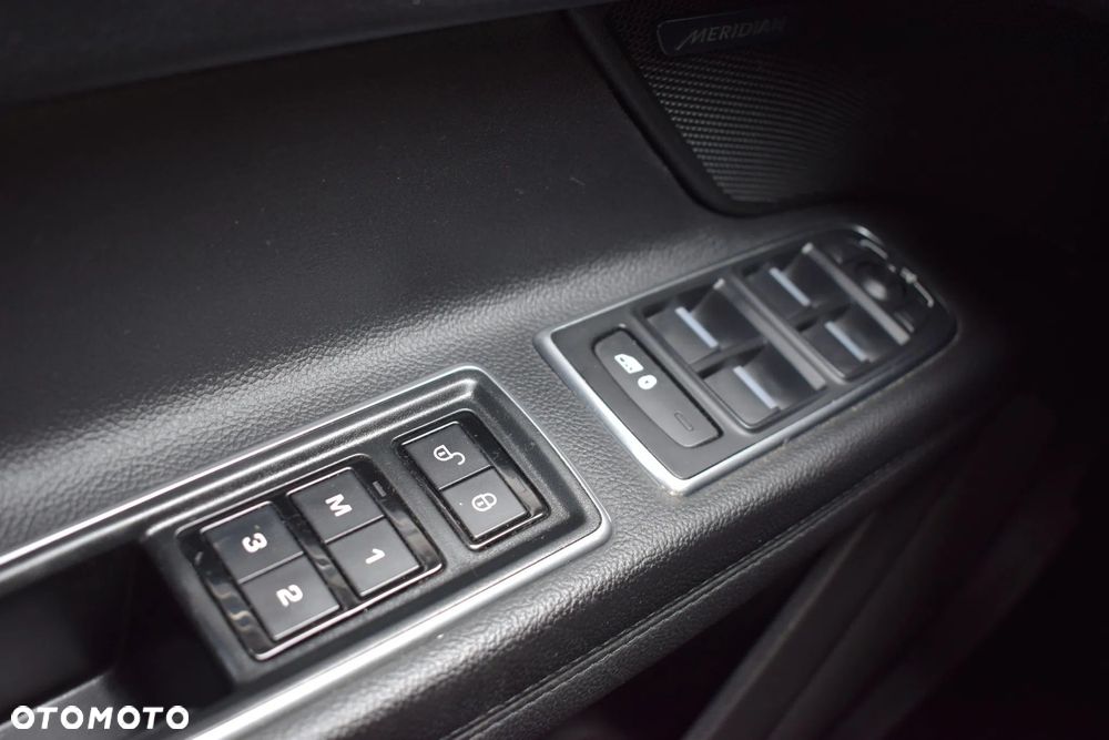 Jaguar XF 3.0 TDV6 Portfolio - 19