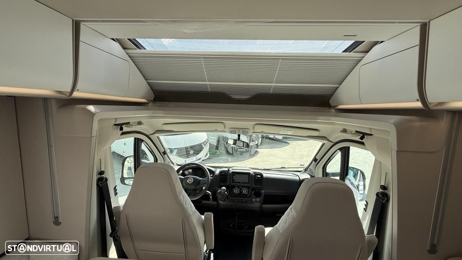 Adria Matrix 670 SC cama central e basculante - 6