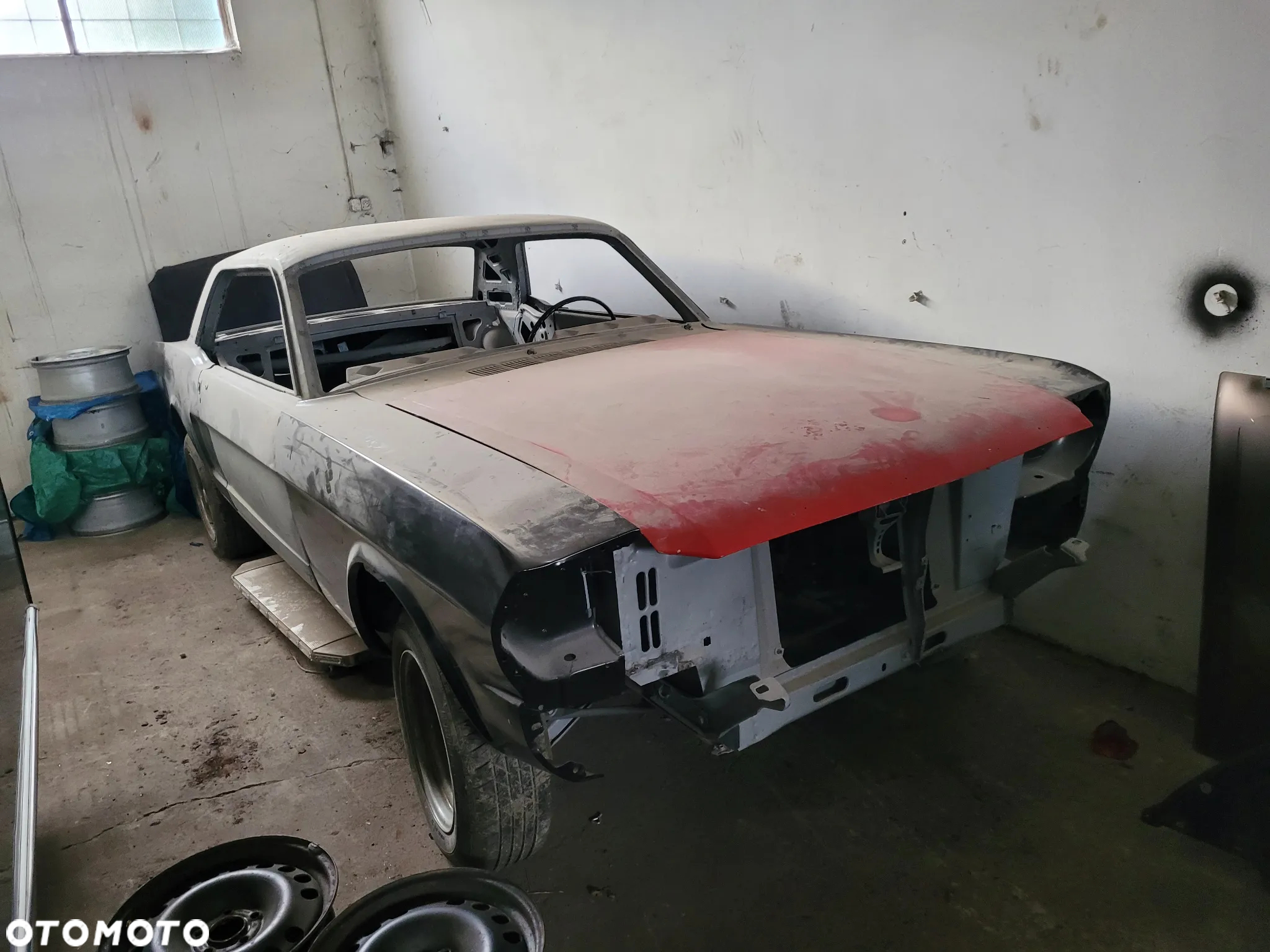 Ford Mustang - 4