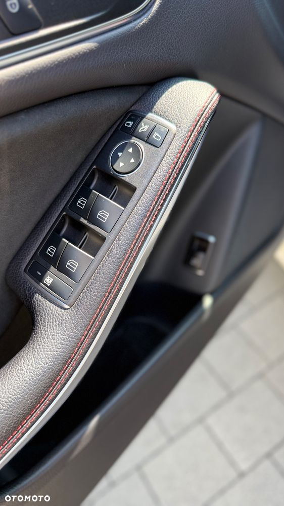 Mercedes-Benz CLA 200 7G-DCT AMG Line - 11