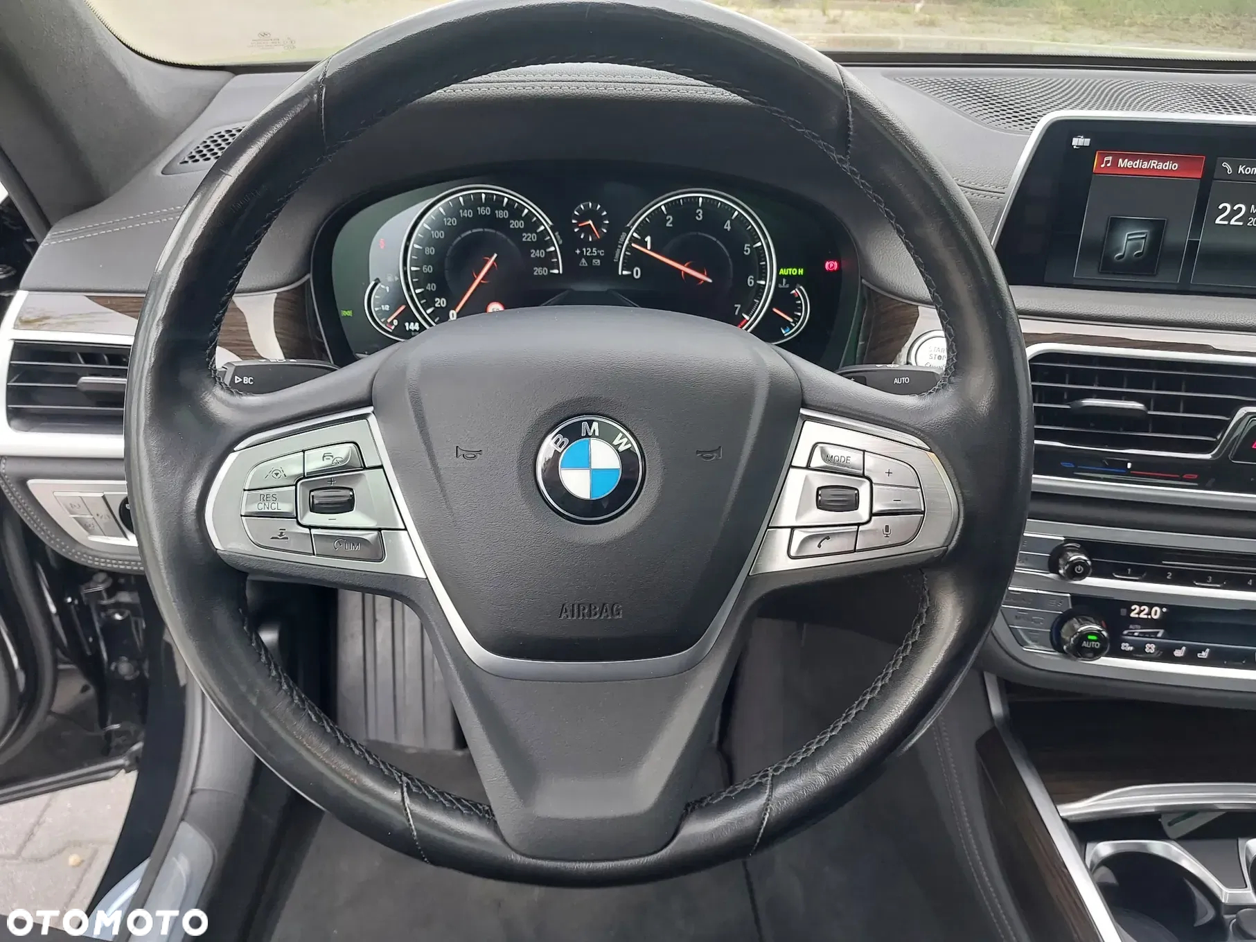 BMW Seria 7 750i xDrive - 8