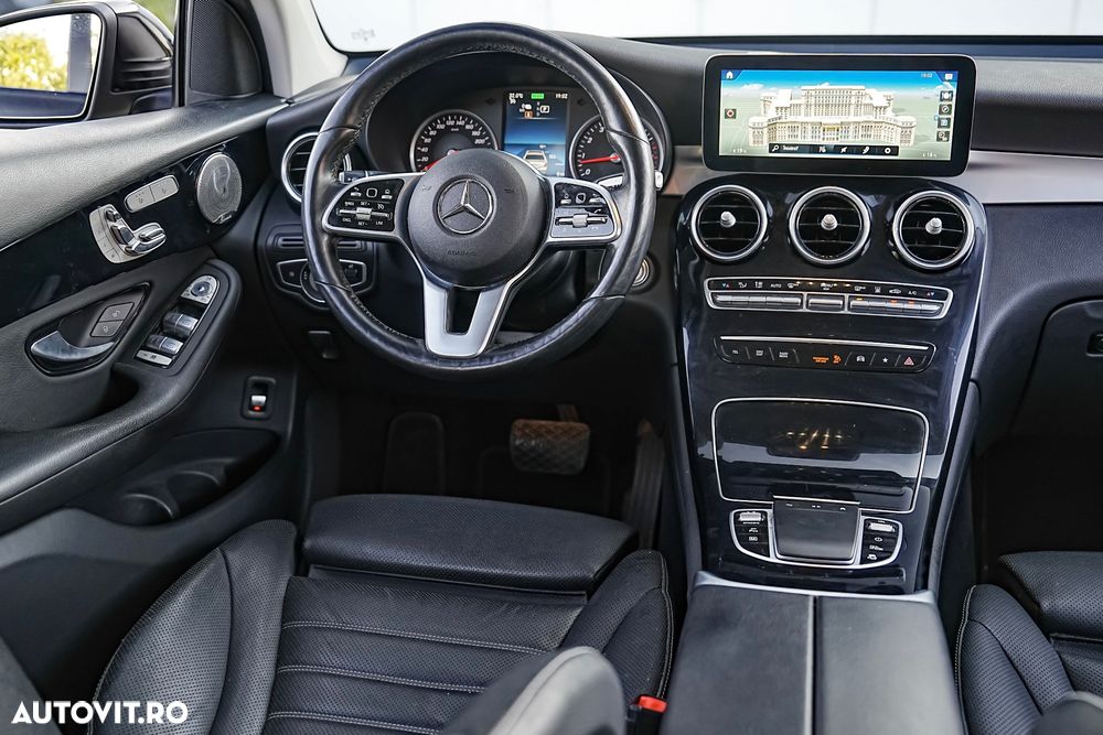Mercedes-Benz GLC 300 e 4Matic 9G-TRONIC - 27