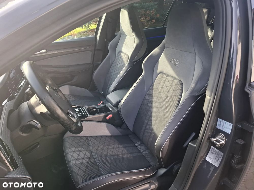 Volkswagen Golf 2.0 TDI SCR DSG R-Line - 16