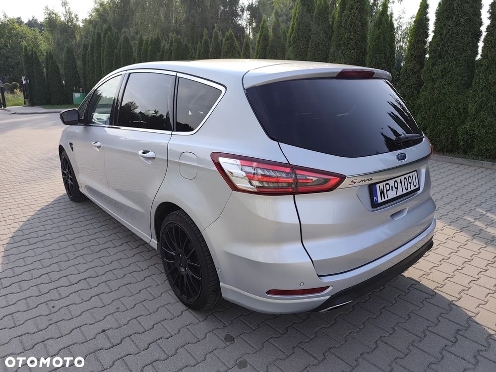 2017 Ford S-Max 2.0 EcoBoost Titanium, photograph 4