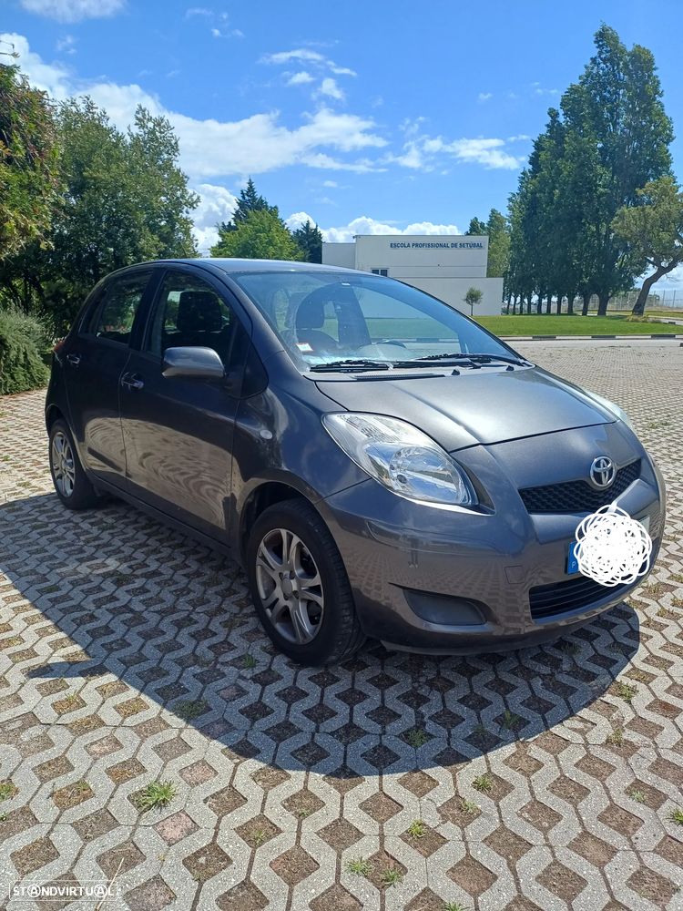 Toyota Yaris 1.0 VVT-i AC Manual+VSC - 3