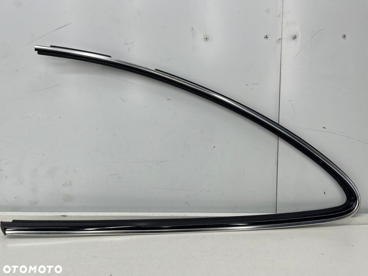 Listwa Mercedes CLK W208 C208 coupe 97-02r. lewa tylna zewnętrzna ozdobna szyby bocznej karoseryjnej - 2