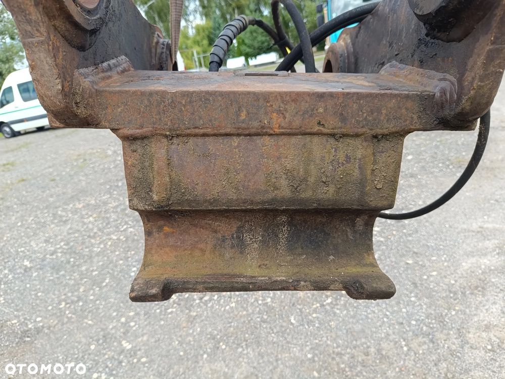Szybkozłącze hydrauliczne do koparki sworzeń 70mm - 4