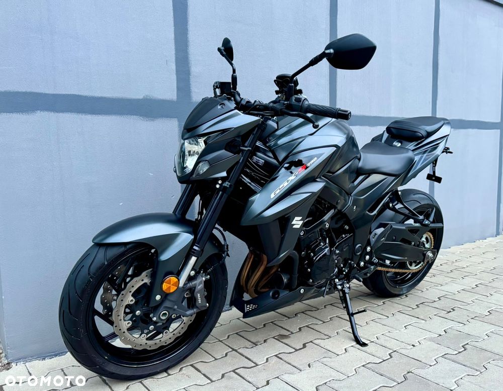 Suzuki GSX - 4