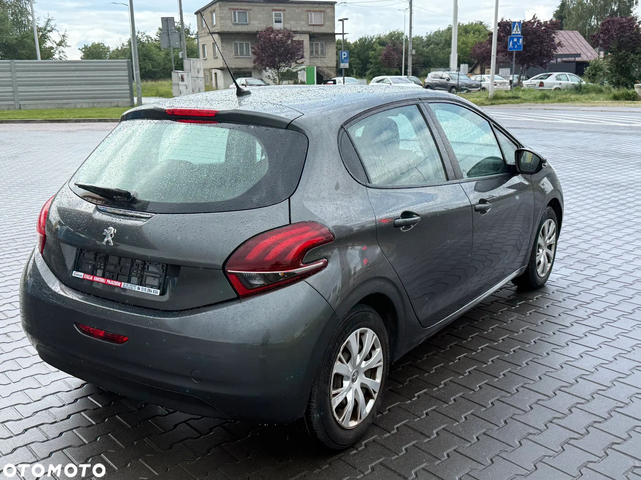 Peugeot 208 1.6 BlueHDi Allure S&S - 6
