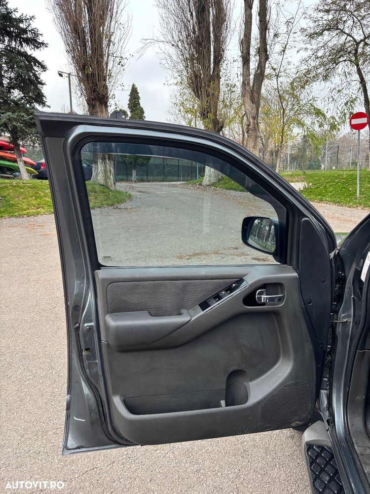 Nissan Pathfinder 2.5 dCi Comfort - 25