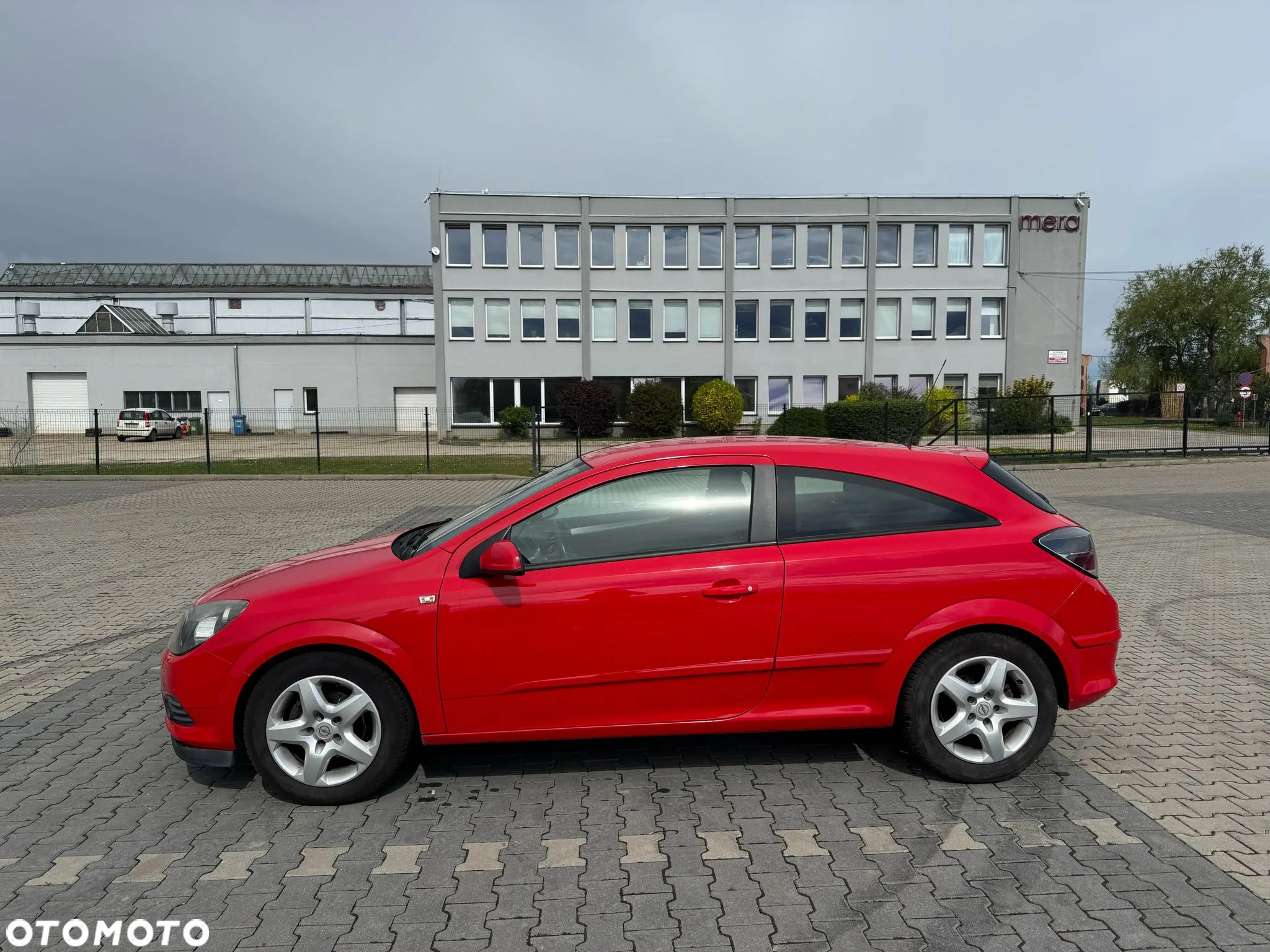 Opel Astra III GTC 1.4 111 - 3