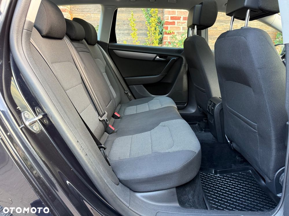 Volkswagen Passat 2.0 TDI DPF DSG Comfortline - 24