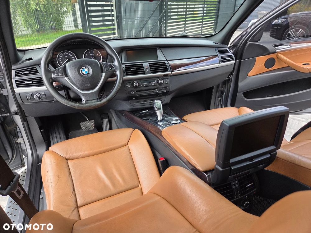 BMW X5 xDrive48i - 36