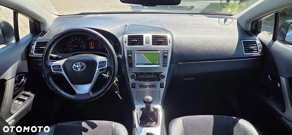 Toyota Avensis 1.8 Premium - 14