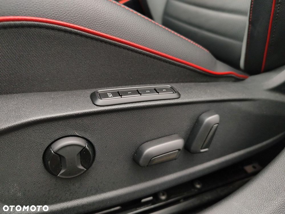 Volkswagen Golf 2.0 TSI GTI DSG - 12