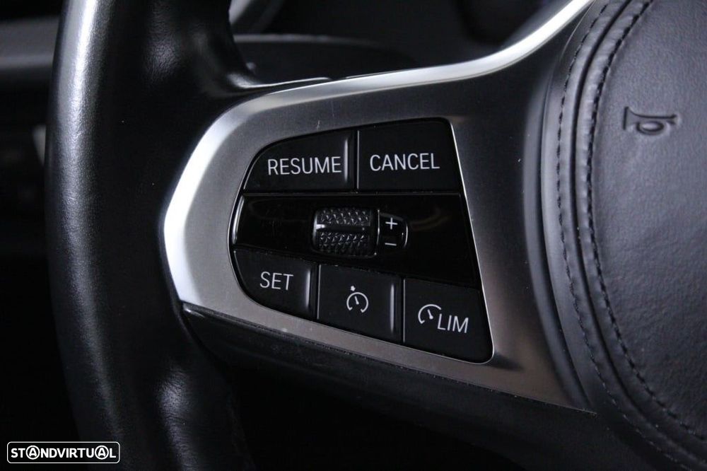 BMW 116 d Pack Desportivo M Auto - 23