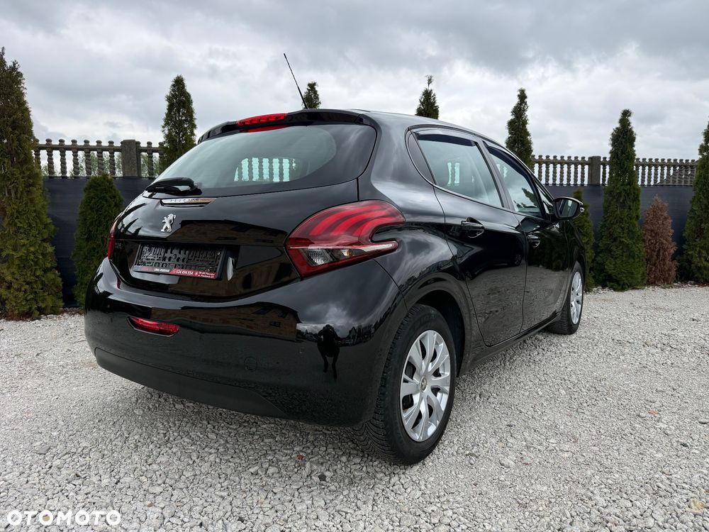 Peugeot 208 - 17