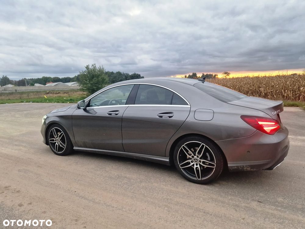 Mercedes-Benz CLA 200 7G-DCT AMG Line - 10