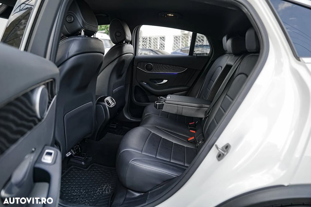 Mercedes-Benz GLC Coupe 300 e 4Matic 9G-TRONIC AMG Line Plus - 24