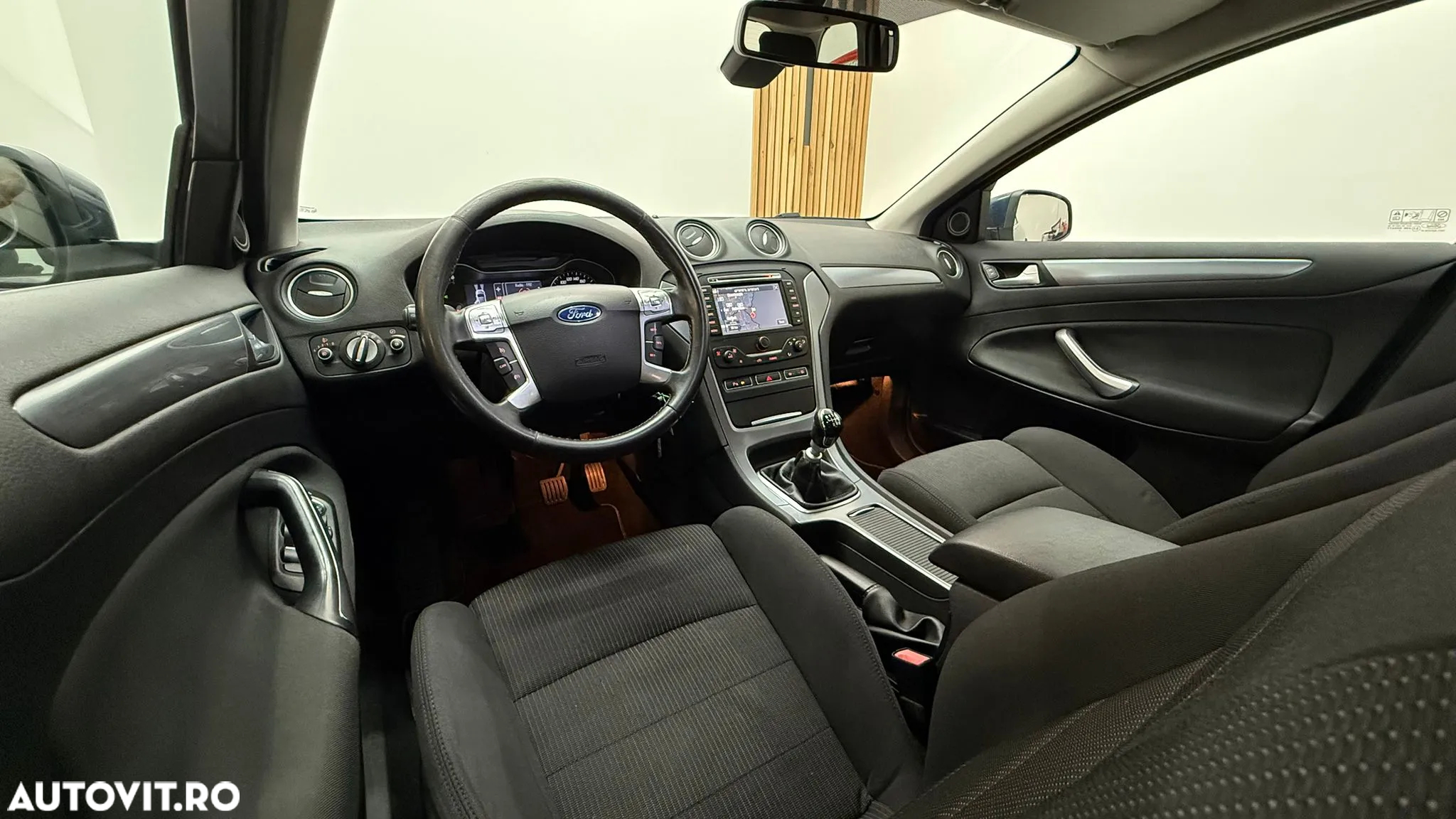 Ford Mondeo 2.0 TDCi Titanium - 21