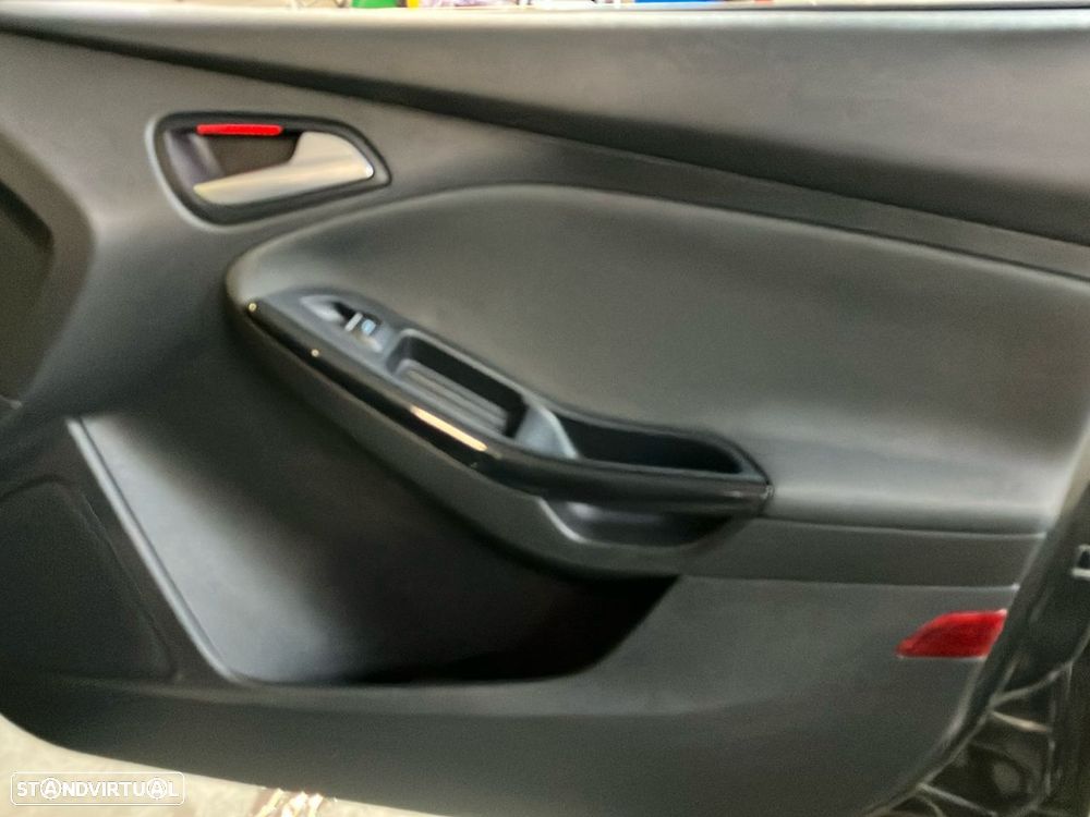 Ford Focus 1.0 EcoBoost Titanium - 22