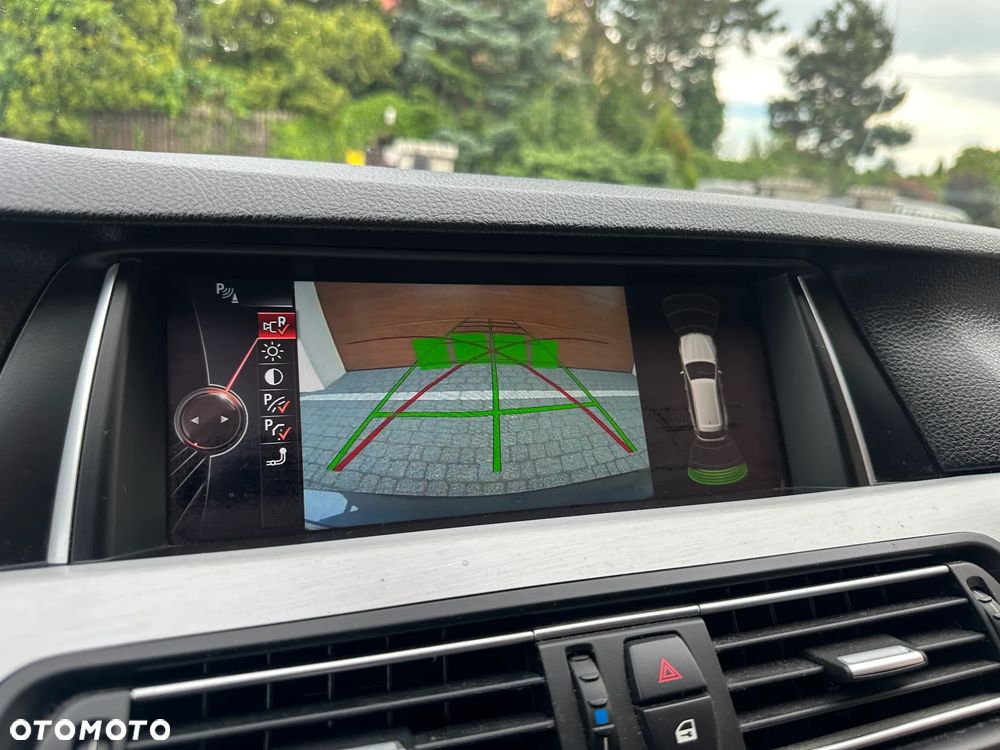 BMW Seria 5 520d xDrive - 32