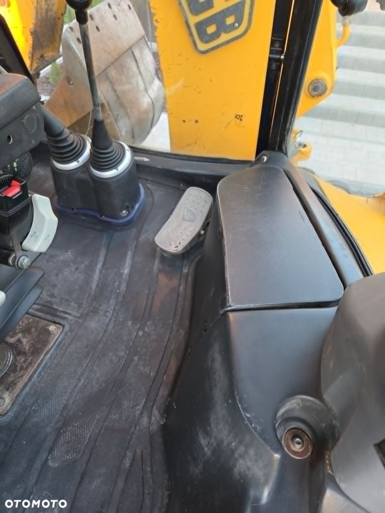 JCB 4CX - 21
