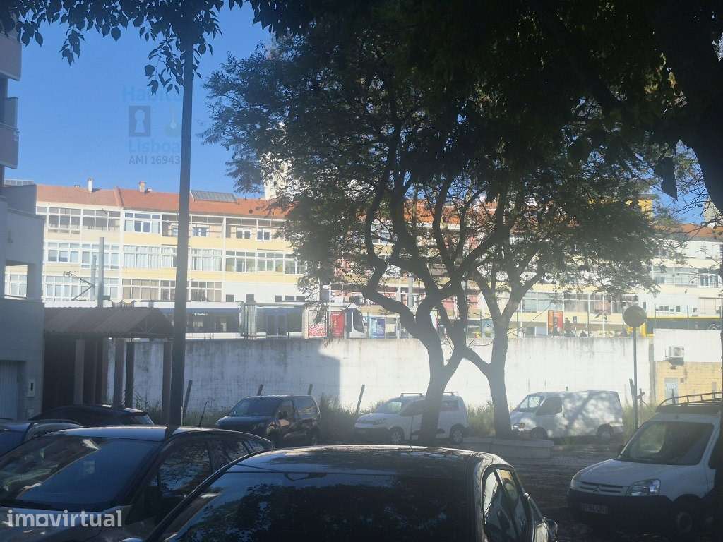 Escritório Duplex no Centro do Laranjeiro com Terraço - Grande imagem: 3/33
