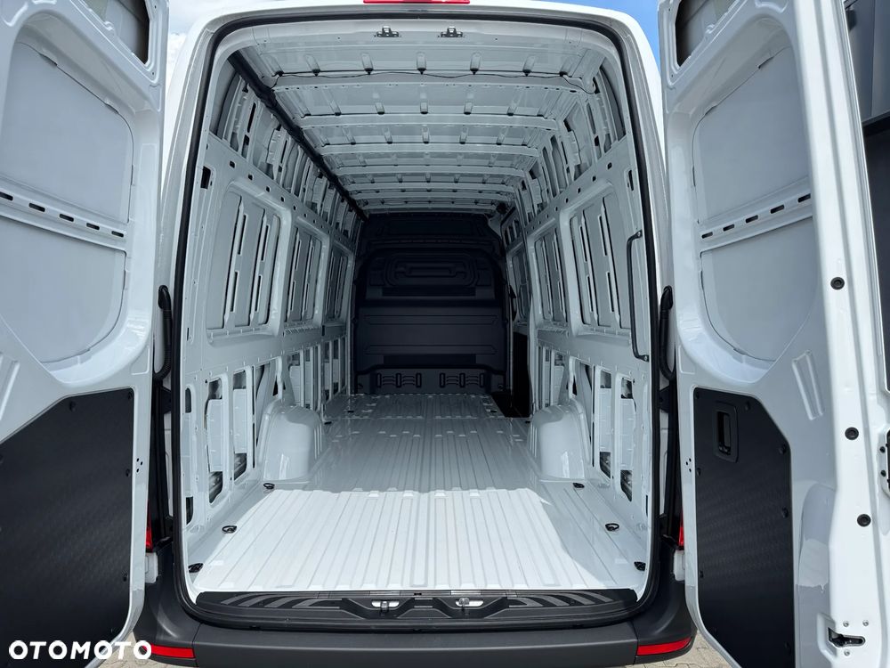 Mercedes-Benz Sprinter - 21
