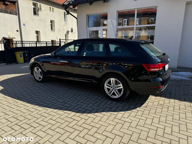 Audi A4 Avant 2.0 TDI S tronic - 10