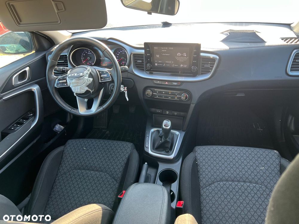Kia Ceed - 9