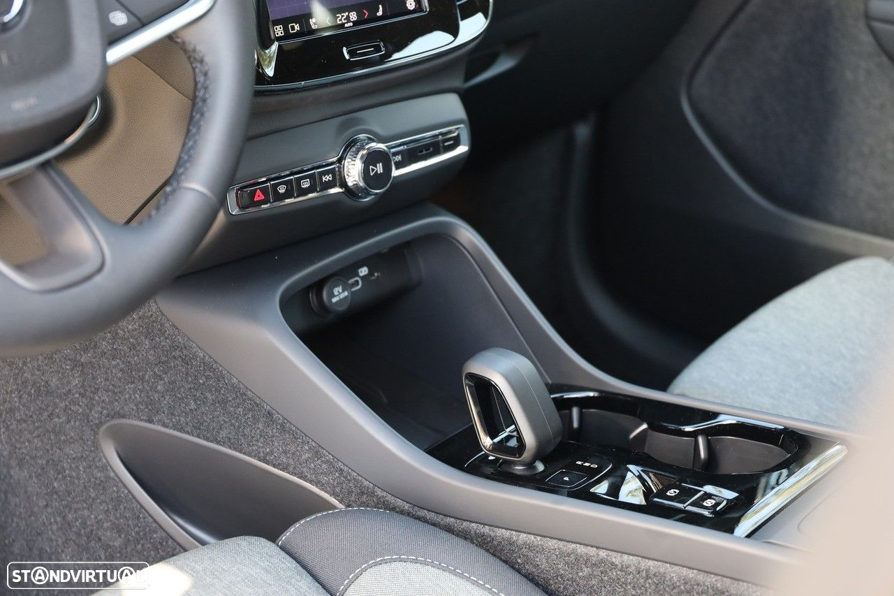 Volvo XC 40 2.0 B3 Plus Dark - 20