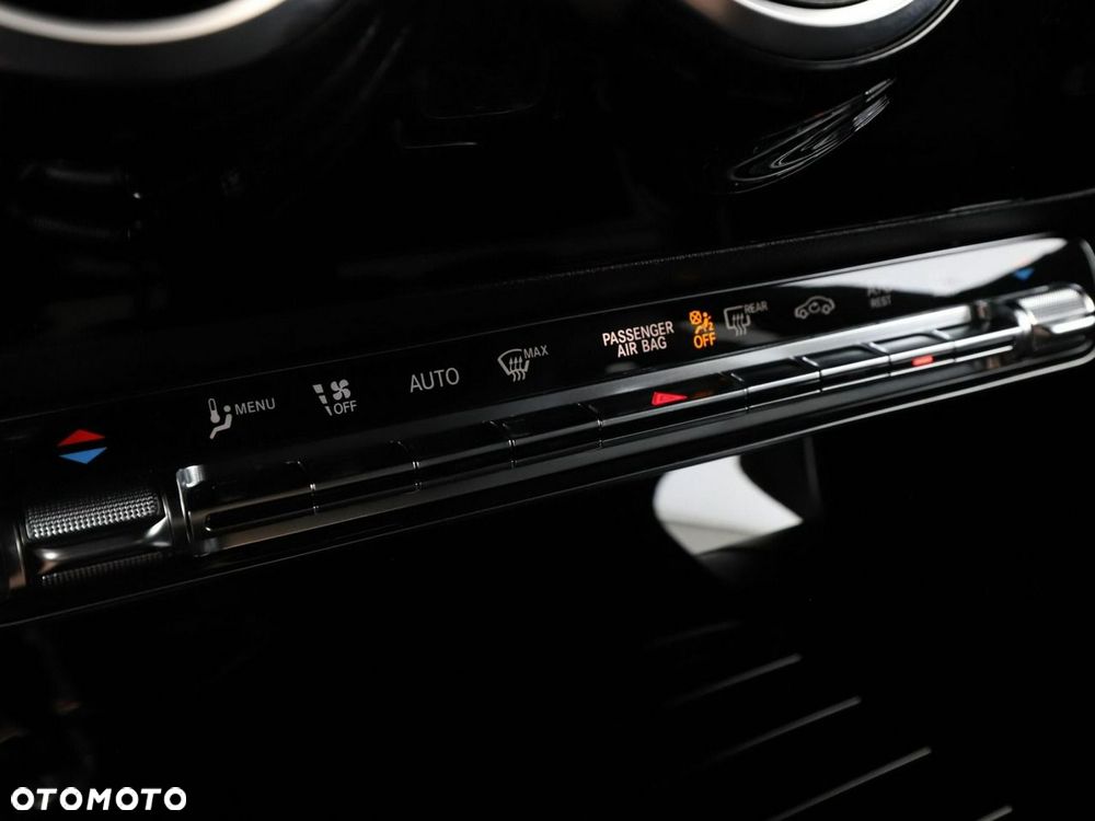 Mercedes-Benz CLA 250 e PHEV AMG Line 8G-DCT - 29