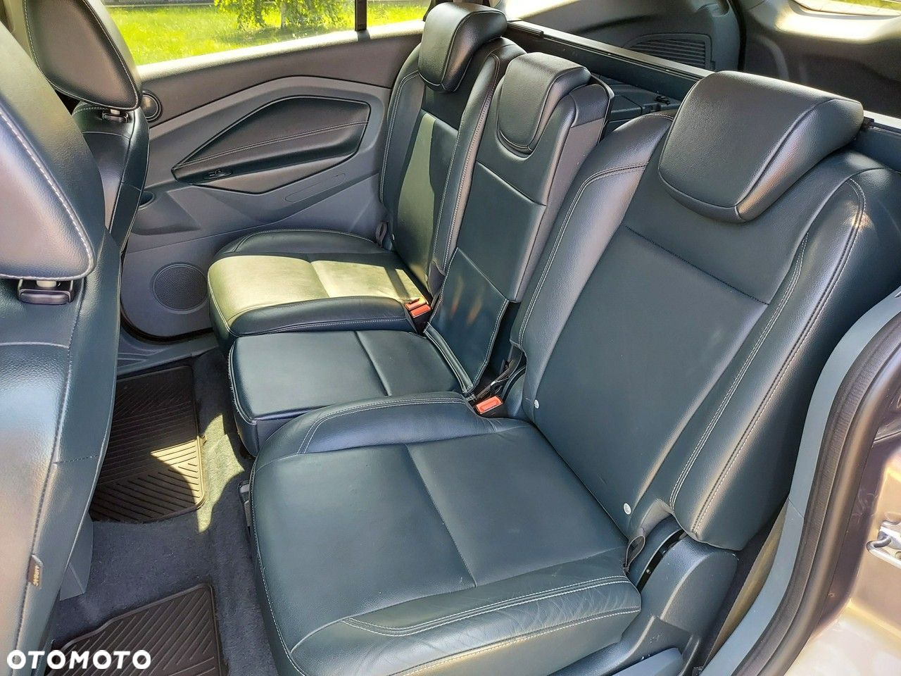 Ford Grand C-MAX - 11