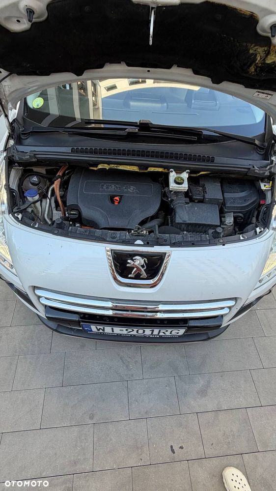 Peugeot 3008 2.0 HDi HYbrid4 - 11