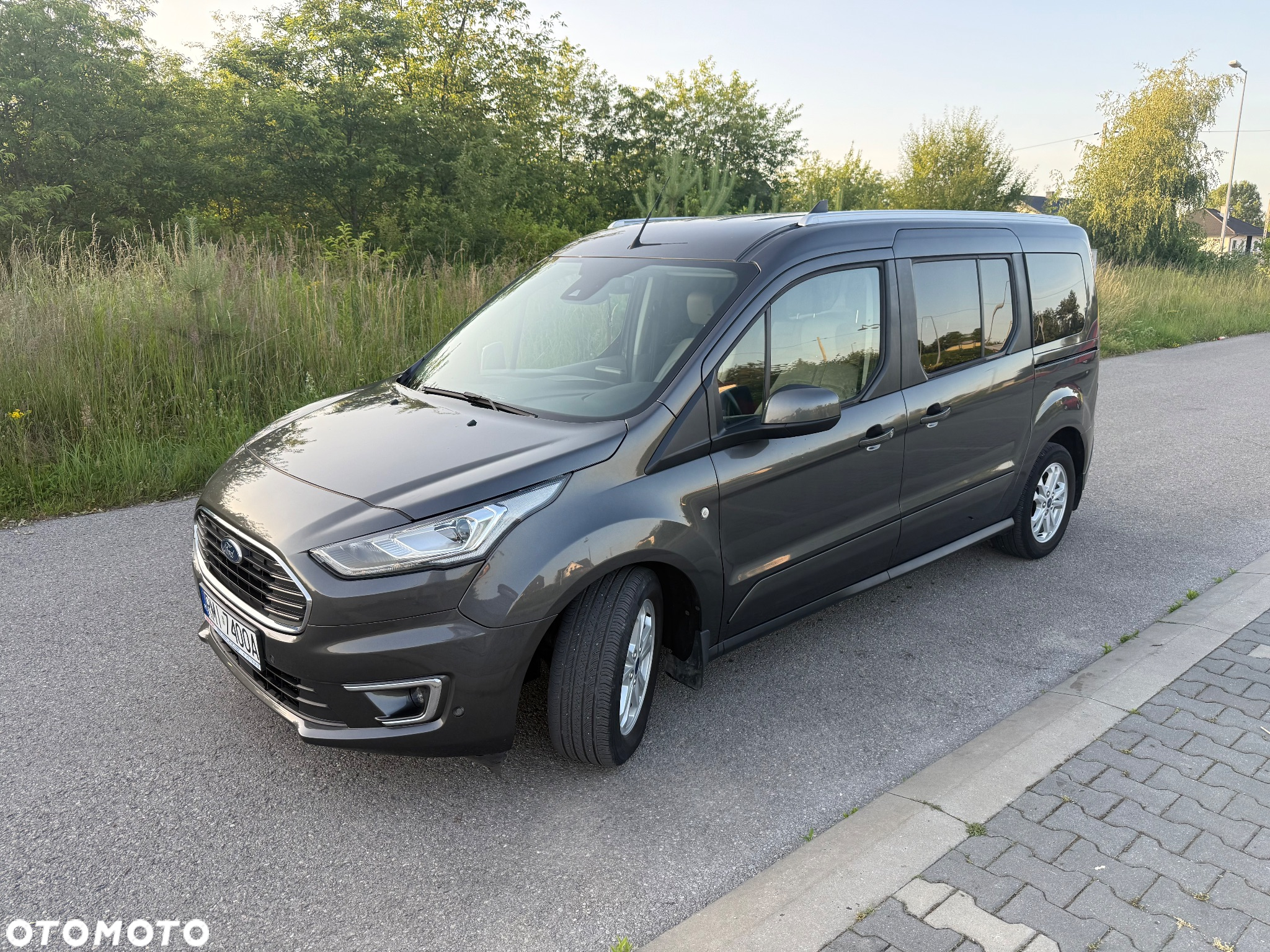 Ford Tourneo Connect Grand - 17