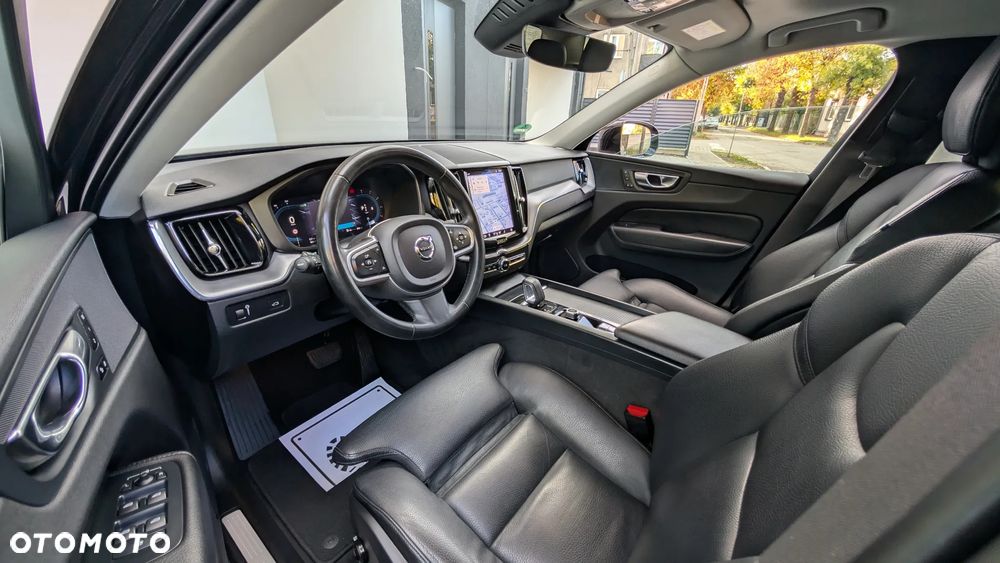 Volvo XC 60 B4 D Geartronic Momentum Pro - 5