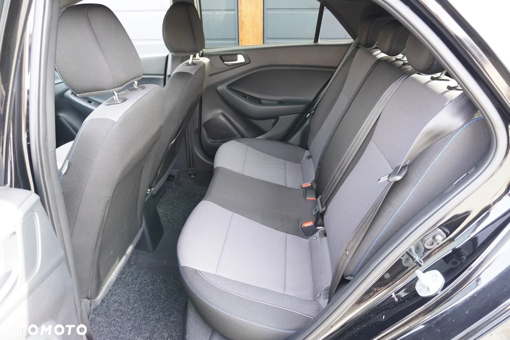 Hyundai i20 1.2 YES Gold - 10