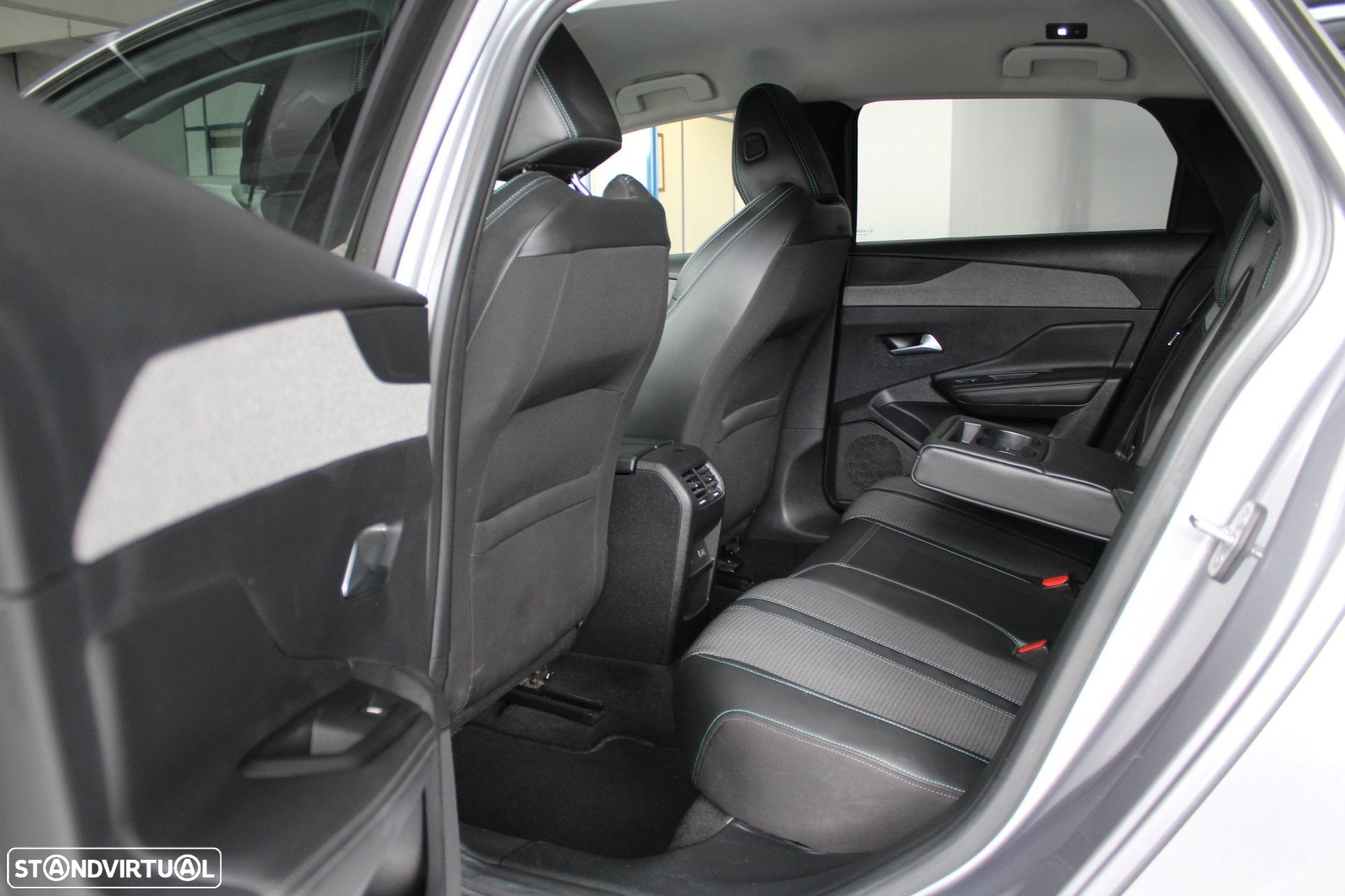 Peugeot 308 SW 1.2 PureTech Allure Pack - 20