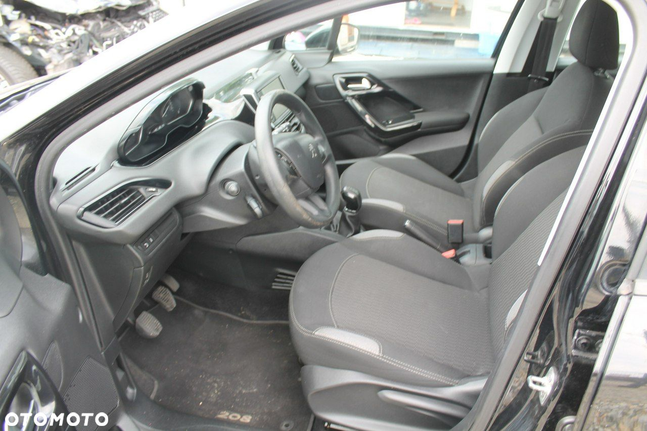 Peugeot 208 - 9